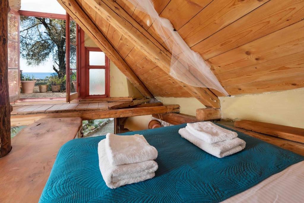 Margaritis'S Treehouse Villa Paramonas  Exterior photo
